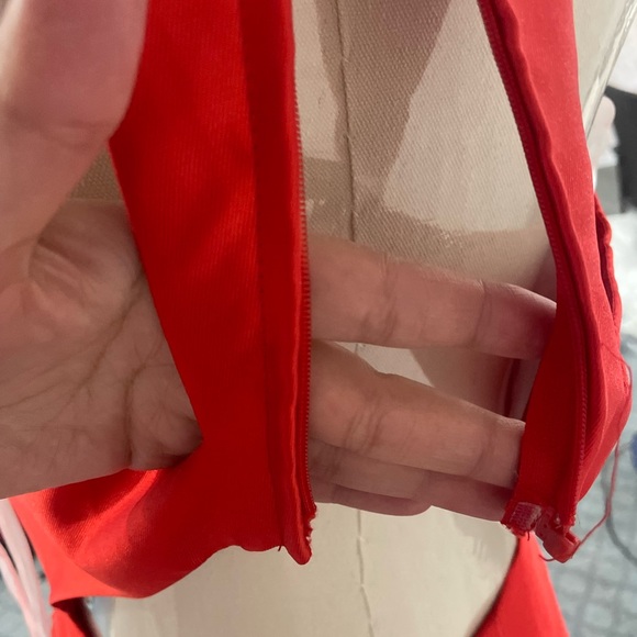 Brand new red dress - Picture 4 of 9